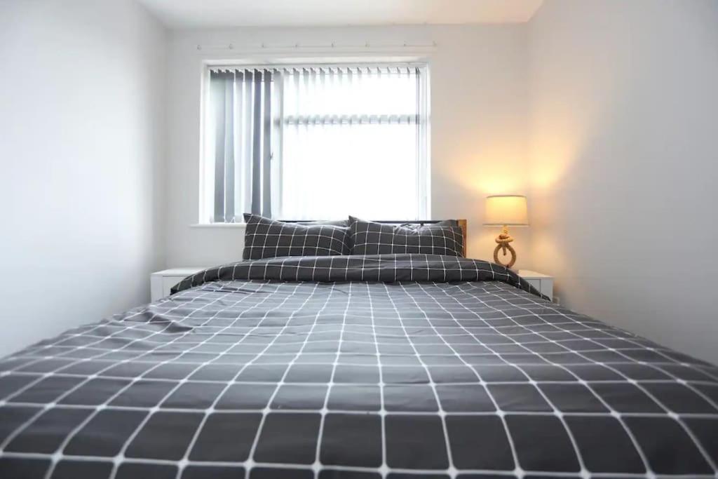 Seaside Stroll Retreat With Free Parking Holiday home
