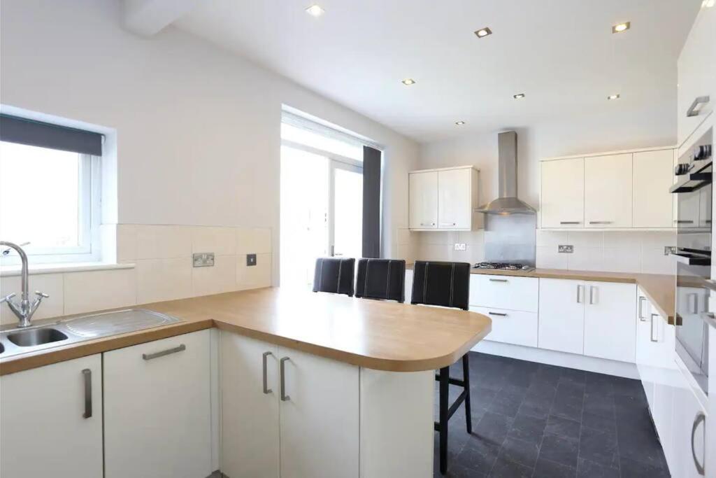 Seaside Stroll Retreat With Free Parking Holiday home *