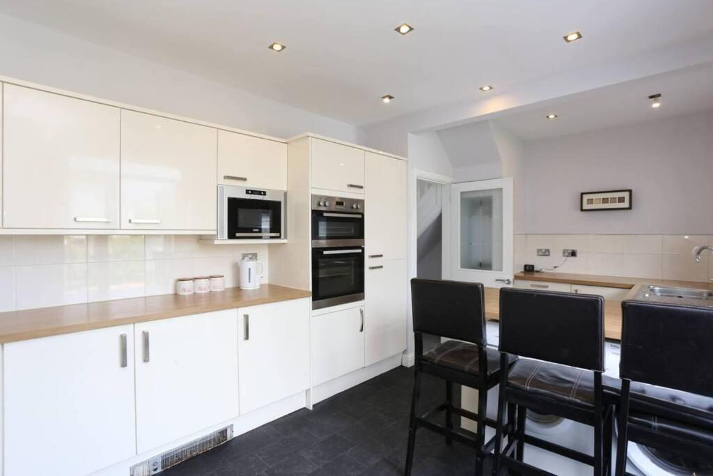 Holiday home Seaside Stroll Retreat With Free Parking *